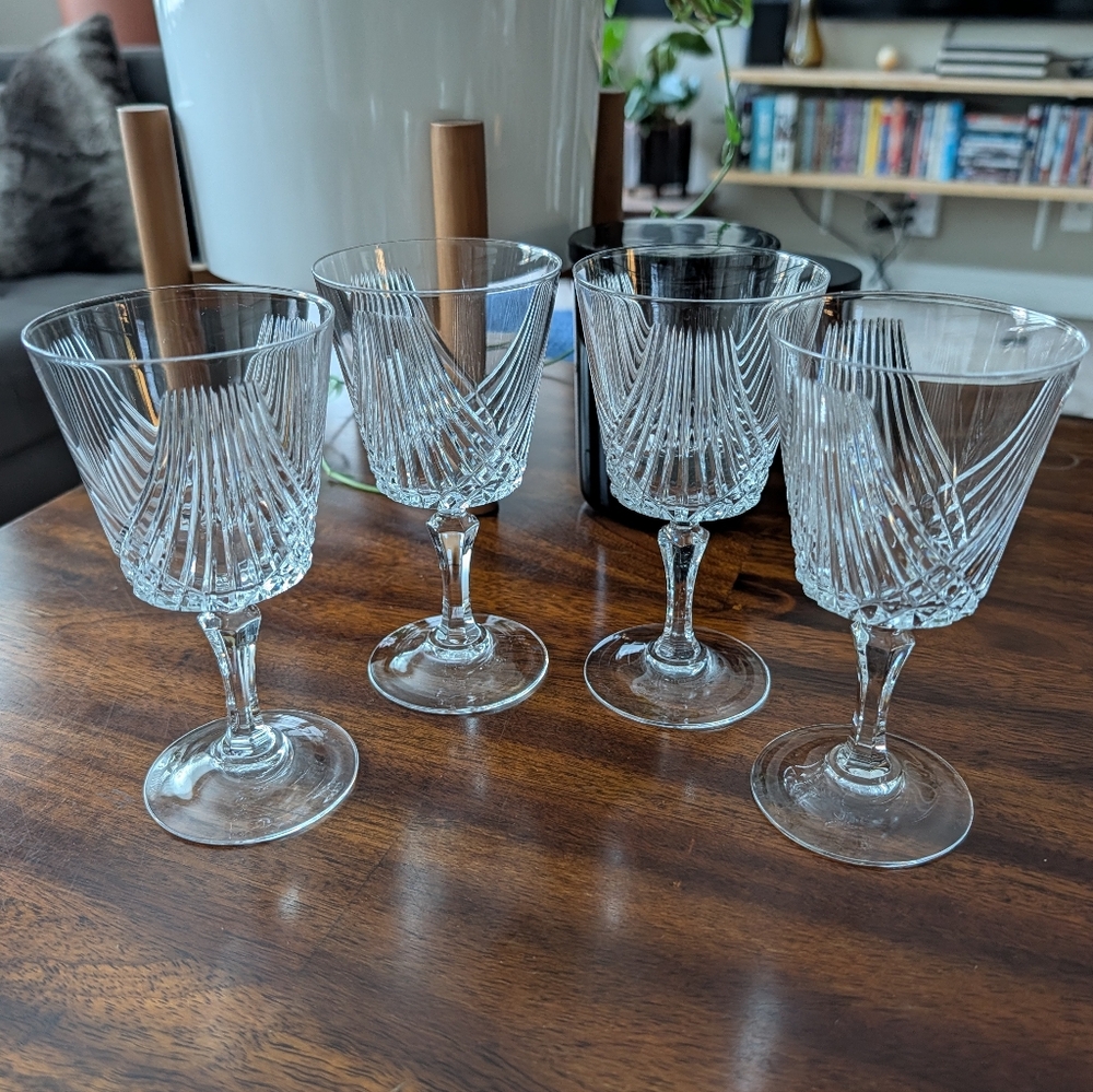 4 Crystal D'Arques Clear Wine Glass Set